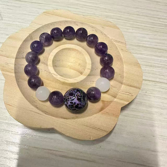 Purple lacquer bracelet