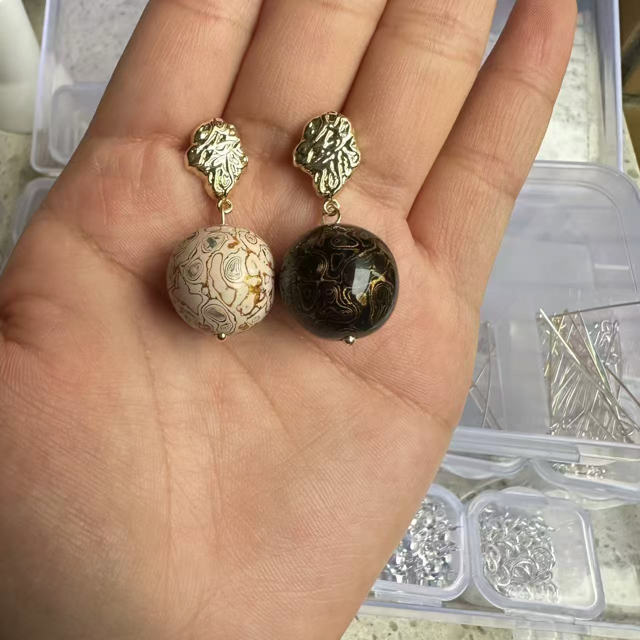 black&white lacquer earring